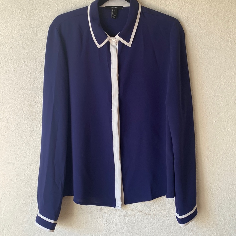 Forever 21 Women’s Buttoned Shirt Large Purple
